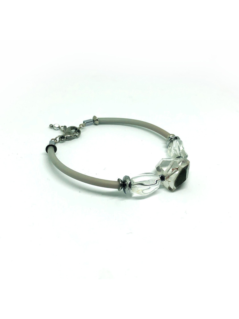 Light and very comfortable bracelet with rock crystals.