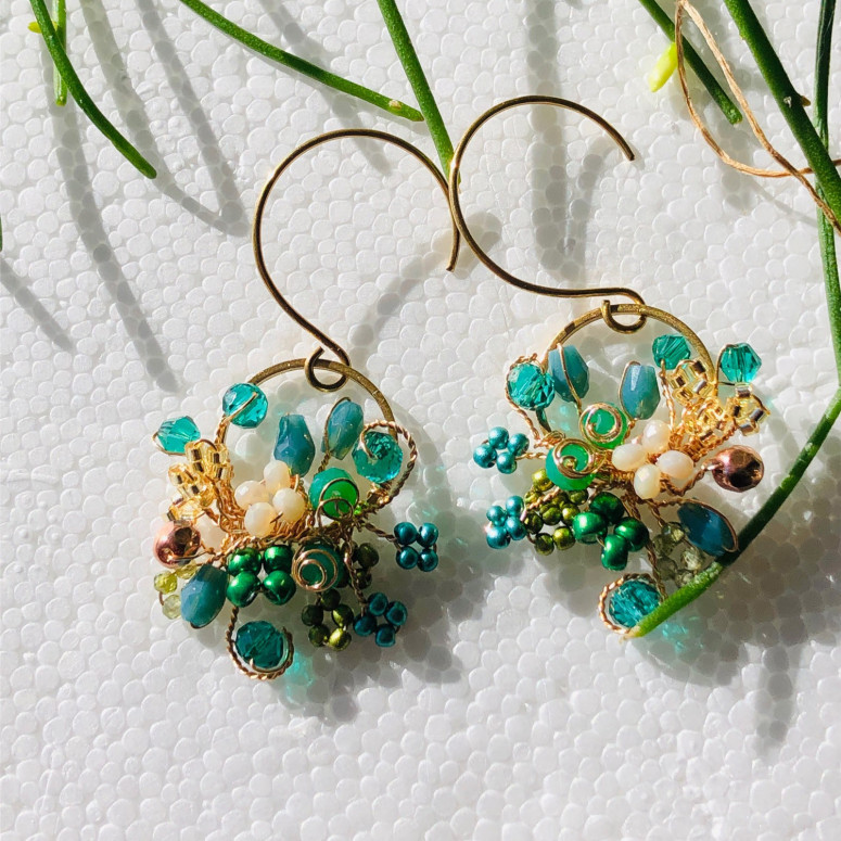 Green earrings with glass crystals