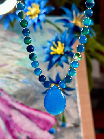 Blue necklace with agate