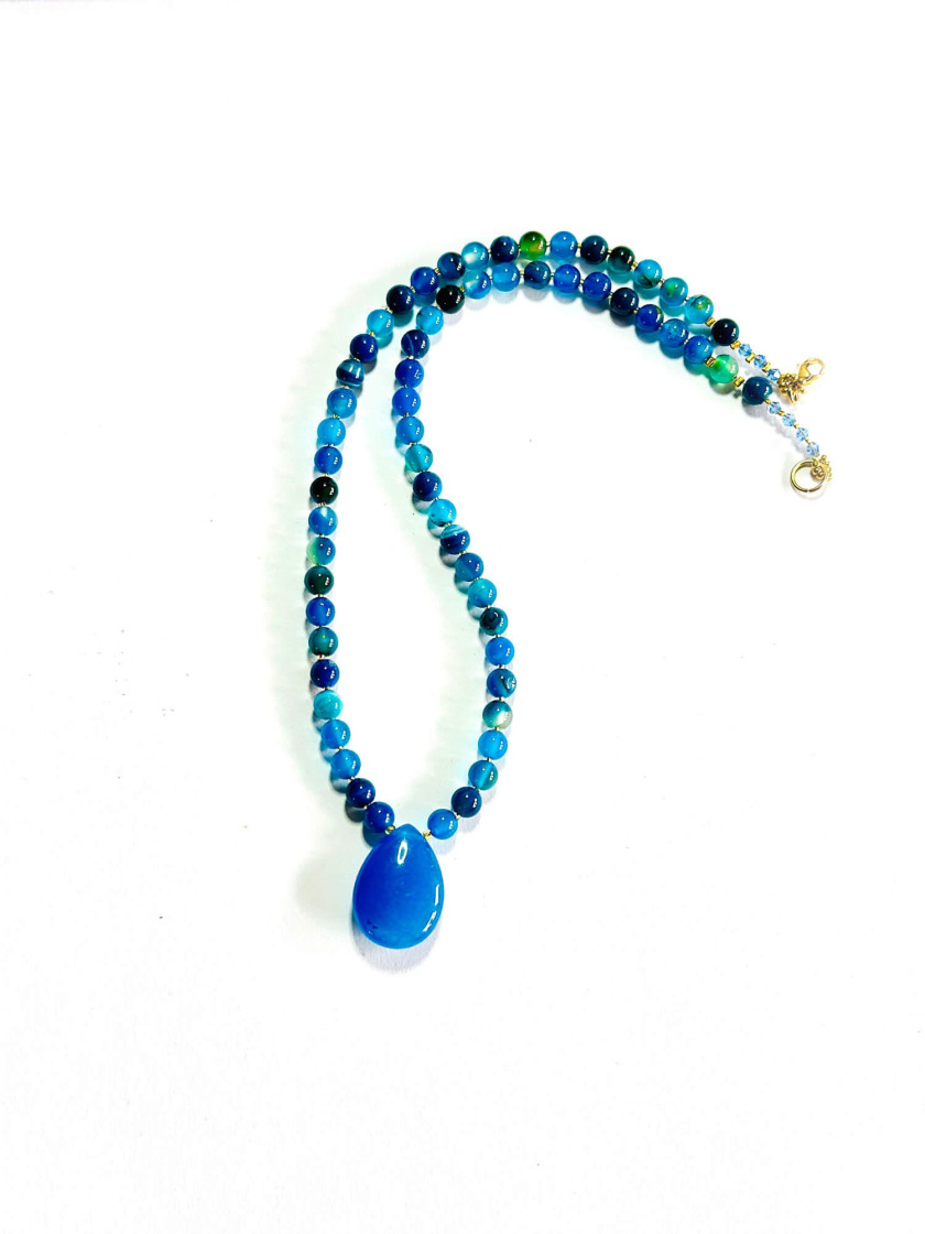 Blue necklace with agate