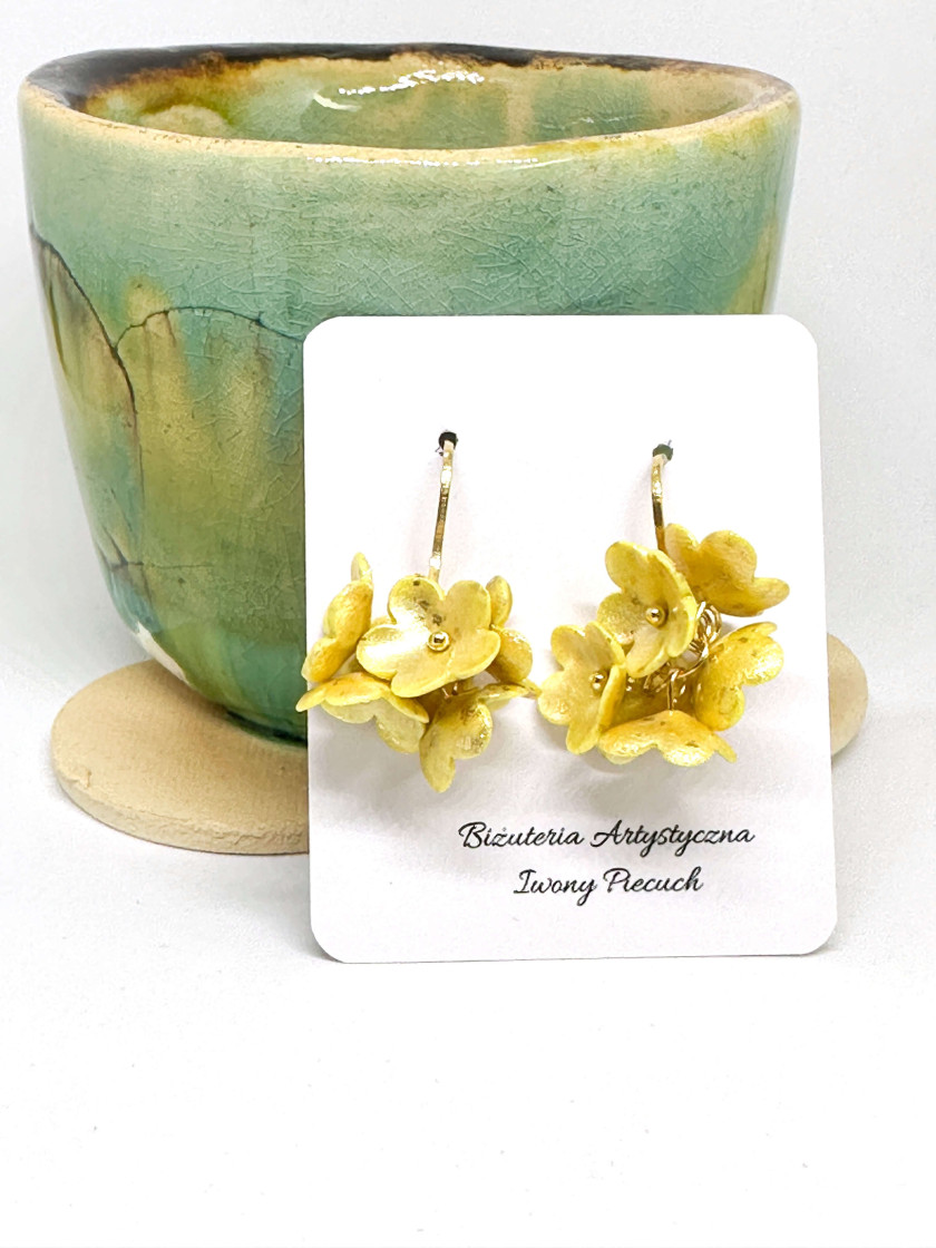 Yelow earings