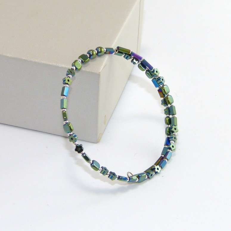 Bracelet of fine green hematite
